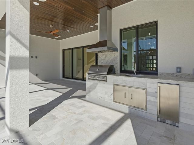 18433 Royal Hammock BLVD, Naples, FL 34114