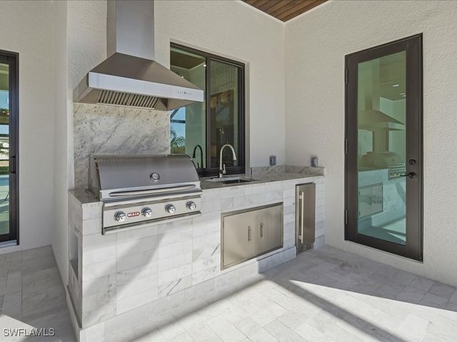 18433 Royal Hammock BLVD, Naples, FL 34114