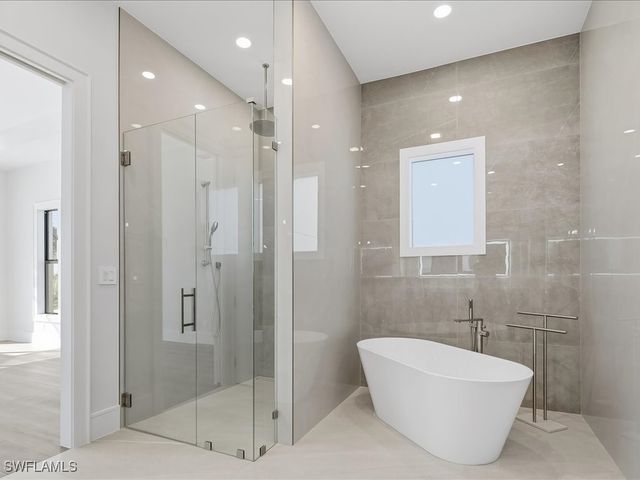 18433 Royal Hammock BLVD, Naples, FL 34114