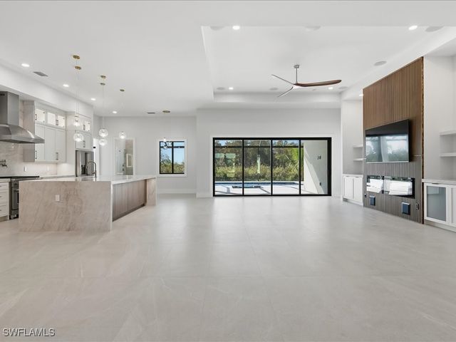 18433 Royal Hammock BLVD, Naples, FL 34114