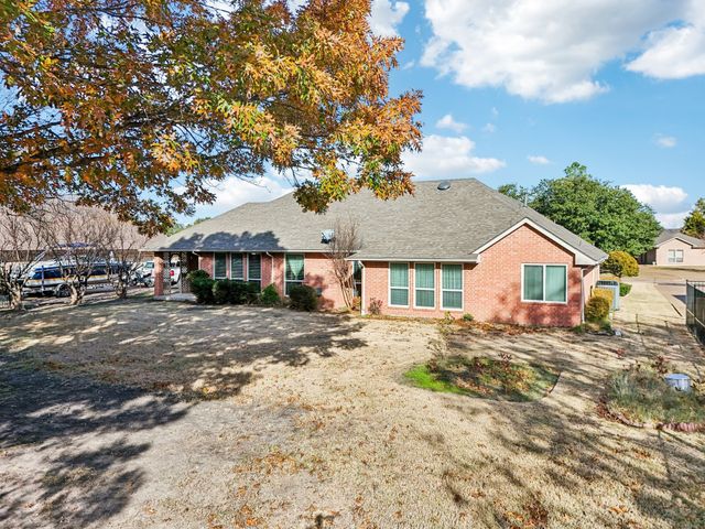 303 James Drive, Heath, TX 75032
