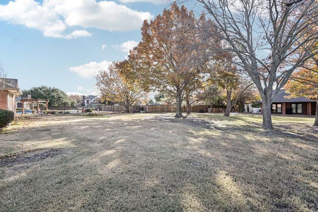 303 James Drive, Heath, TX 75032