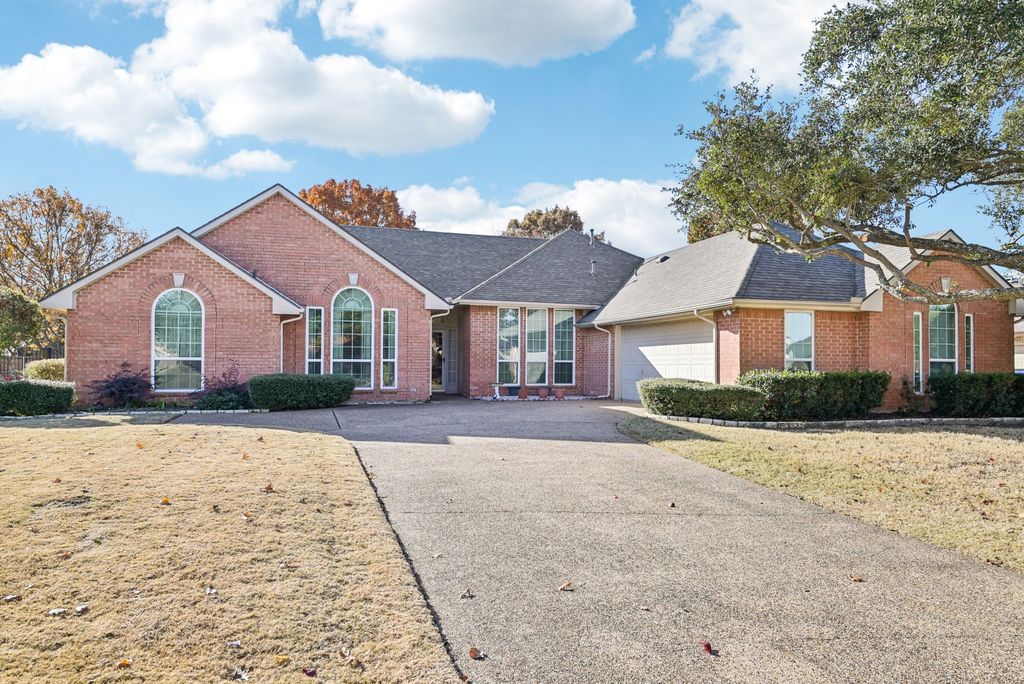 303 James Drive, Heath, TX 75032