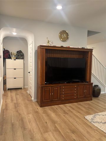 504 Ayinger LN, Austin, TX 78728