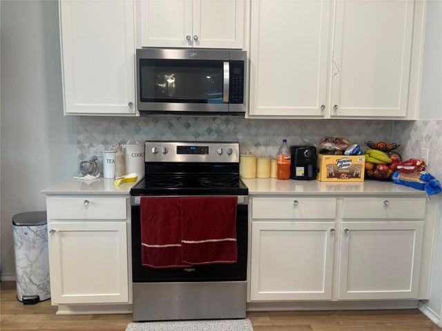 504 Ayinger LN, Austin, TX 78728