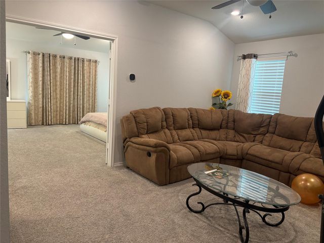 504 Ayinger LN, Austin, TX 78728