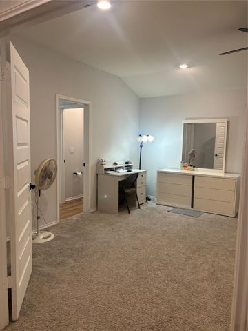 504 Ayinger LN, Austin, TX 78728