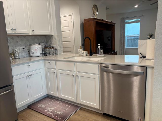 504 Ayinger LN, Austin, TX 78728