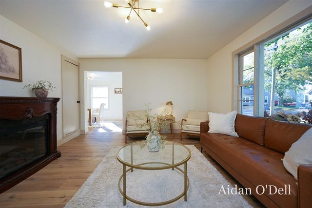 1002 Butterworth Street, Grand Rapids, MI 49504