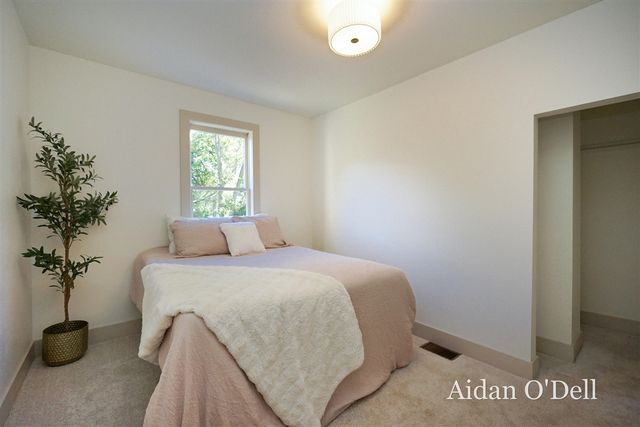 1002 Butterworth Street, Grand Rapids, MI 49504