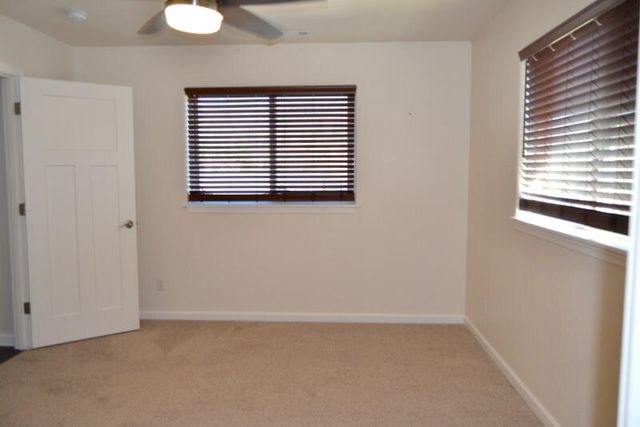 915 NW Bishop Street, Grants Pass, OR 97526