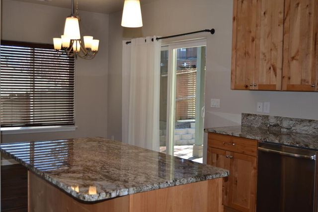 915 NW Bishop Street, Grants Pass, OR 97526