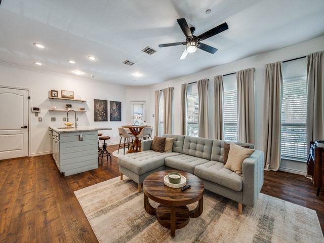 6890 Cortona Lane, Frisco, TX 75034