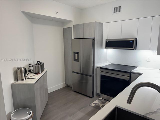 17150 N Bay Rd 2211, Sunny Isles Beach, FL 33160