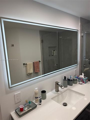 17150 N Bay Rd 2211, Sunny Isles Beach, FL 33160