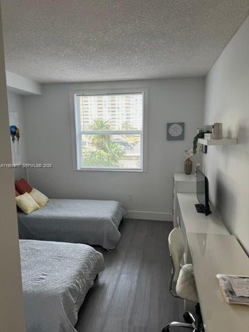 17150 N Bay Rd 2211, Sunny Isles Beach, FL 33160