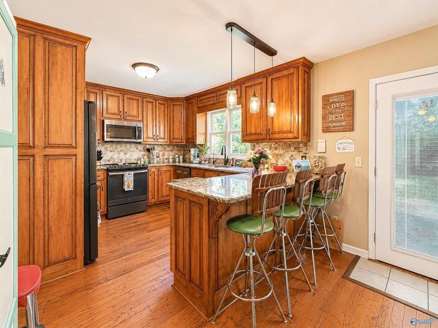 2151 Bluff Street NW, Hartselle, AL 35640