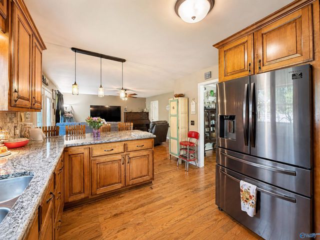 2151 Bluff Street NW, Hartselle, AL 35640