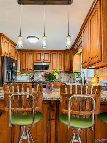 2151 Bluff Street NW, Hartselle, AL 35640