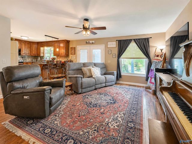 2151 Bluff Street NW, Hartselle, AL 35640