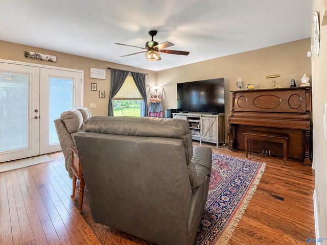 2151 Bluff Street NW, Hartselle, AL 35640