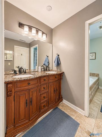 2151 Bluff Street NW, Hartselle, AL 35640