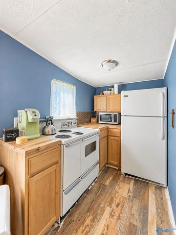 2151 Bluff Street NW, Hartselle, AL 35640