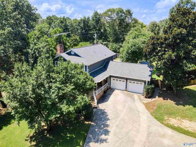 2151 Bluff Street NW, Hartselle, AL 35640