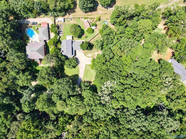 2151 Bluff Street NW, Hartselle, AL 35640