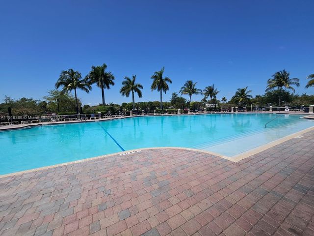 22526 SW 89th Pl, Cutler Bay, FL 33190