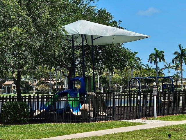 22526 SW 89th Pl, Cutler Bay, FL 33190