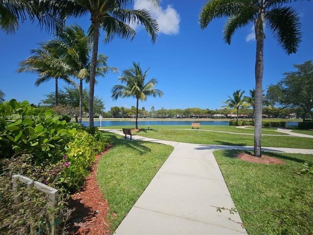 22526 SW 89th Pl, Cutler Bay, FL 33190