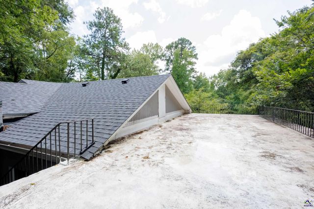1485 Lone Oak Drive, Macon, GA 31211