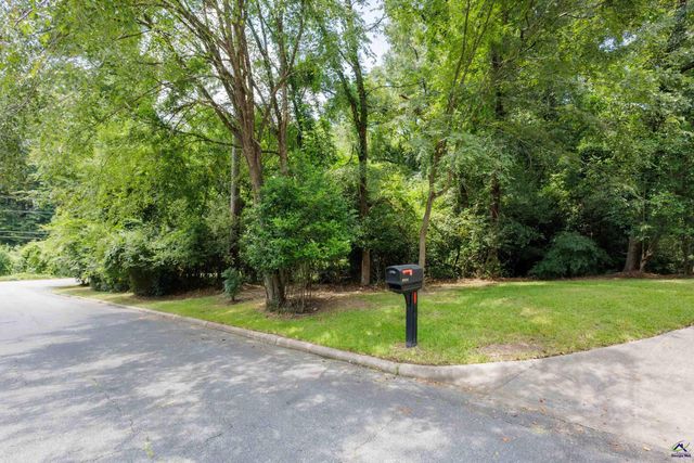 1485 Lone Oak Drive, Macon, GA 31211