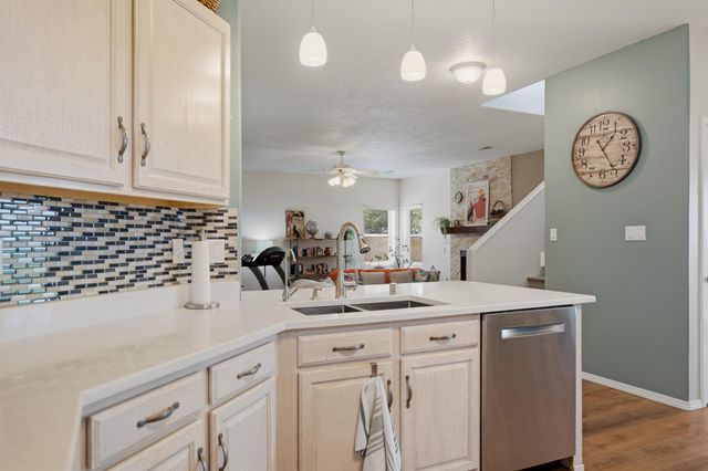 1005 Chiricahua Street SE, Albuquerque, NM 87123