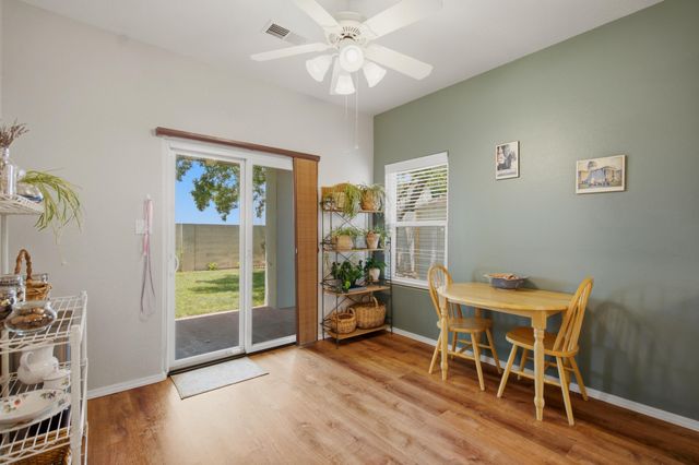 1005 Chiricahua Street SE, Albuquerque, NM 87123