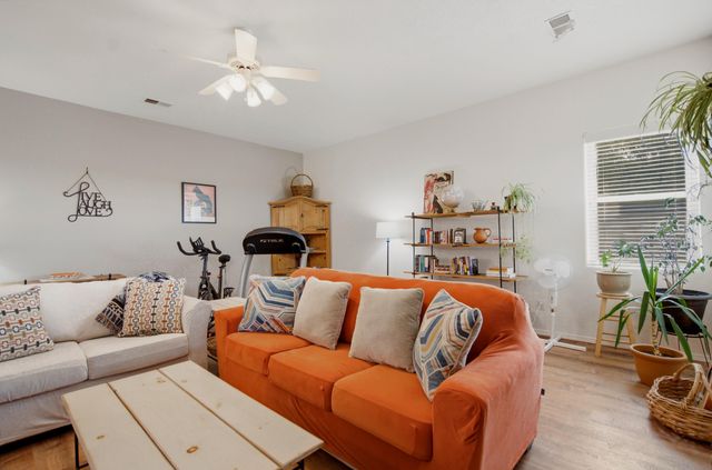1005 Chiricahua Street SE, Albuquerque, NM 87123