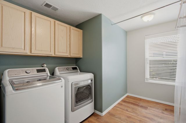1005 Chiricahua Street SE, Albuquerque, NM 87123
