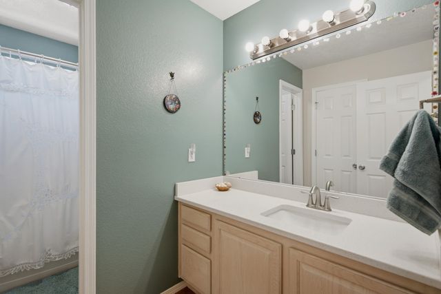 1005 Chiricahua Street SE, Albuquerque, NM 87123