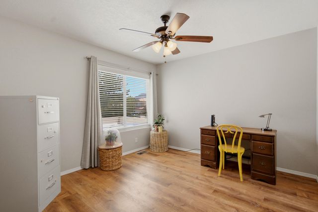 1005 Chiricahua Street SE, Albuquerque, NM 87123