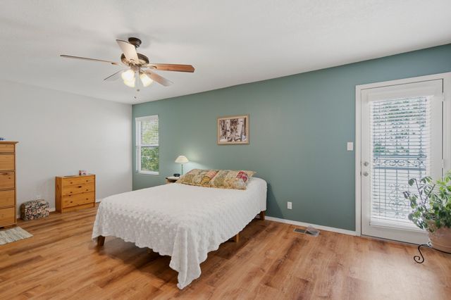 1005 Chiricahua Street SE, Albuquerque, NM 87123