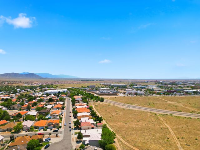 1005 Chiricahua Street SE, Albuquerque, NM 87123