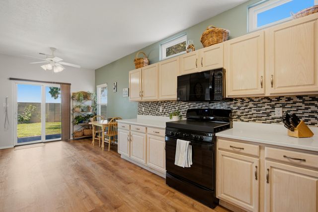 1005 Chiricahua Street SE, Albuquerque, NM 87123