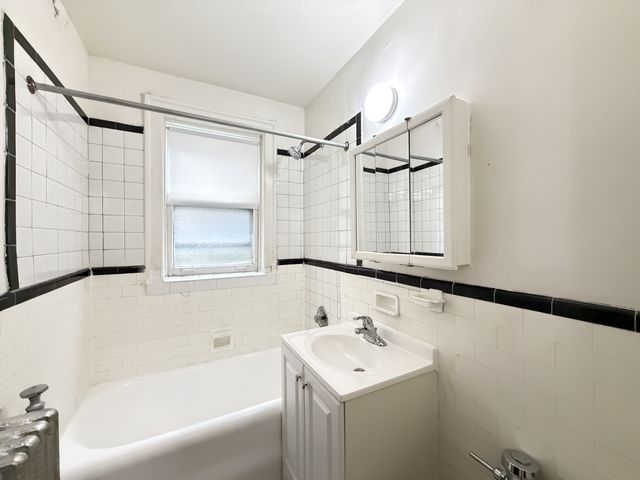 917 W EASTWOOD Avenue 107, Chicago, IL 60640