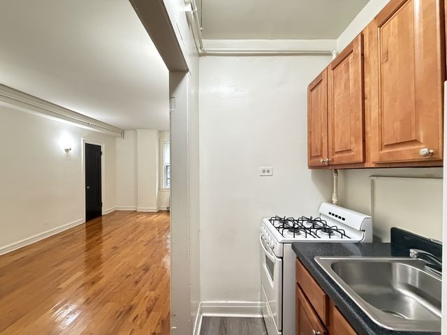 917 W EASTWOOD Avenue 107, Chicago, IL 60640