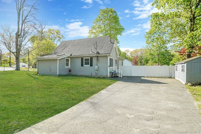 38 Nymph Road, Rocky Point, NY 11778