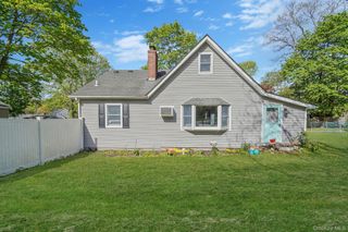 38 Nymph Road, Rocky Point, NY 11778