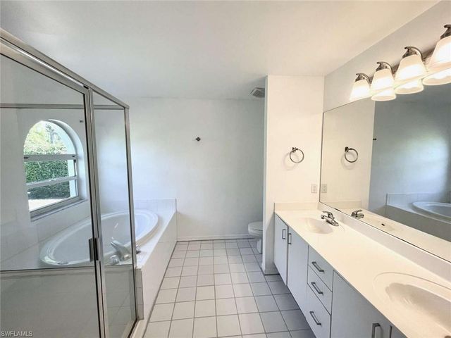 7588 Cameron CIR, Fort Myers, FL 33912