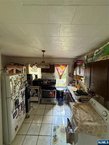 14 Heights Avenue, Fair Lawn, NJ 07410