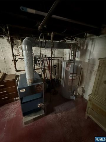 14 Heights Avenue, Fair Lawn, NJ 07410